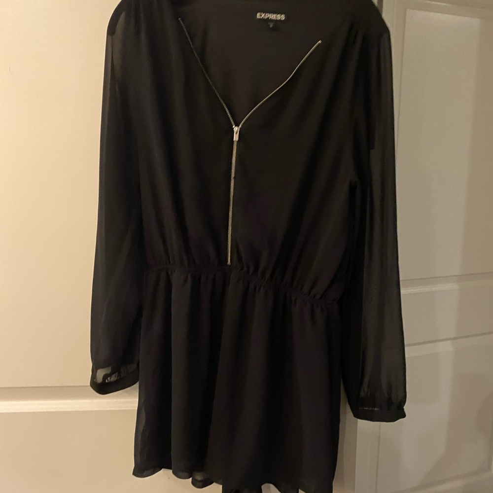 Express short romper